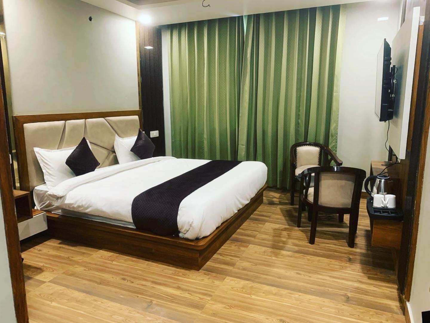 Hotel & Hostel Vimal Ganga Rishīkesh Exterior foto